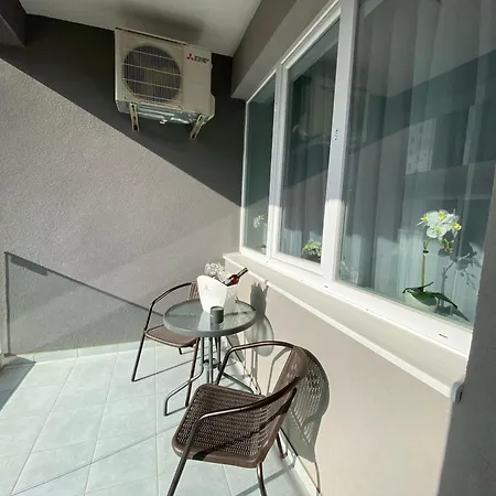 Zen Apartment